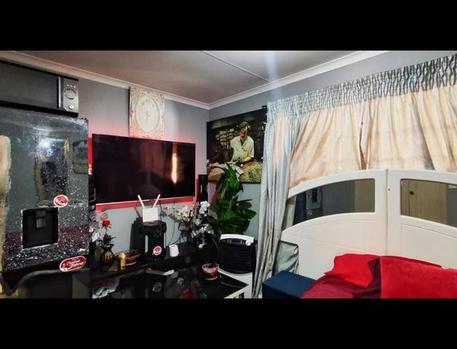 3 BEDROOM APARTMENT FOR SALE IN RAVENSWOOD